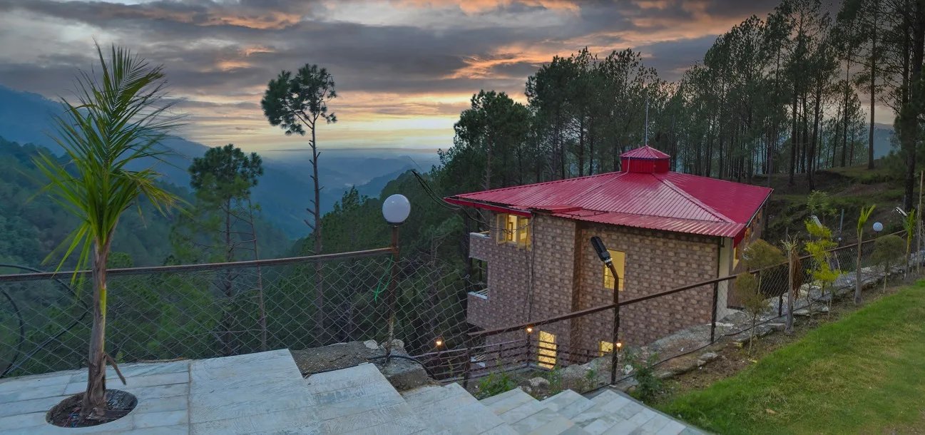Red Roof Cottage Lansdowne Uttarakhand mountain view